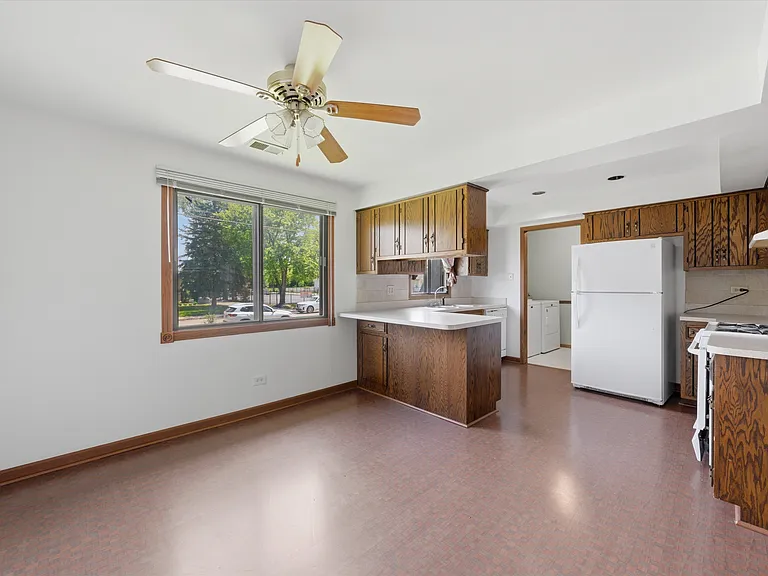 19444 Wolf Rd #4 — Photo 15