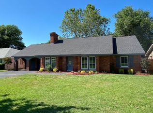 1819 Drakestone Ave, Nichols Hills, OK 73120