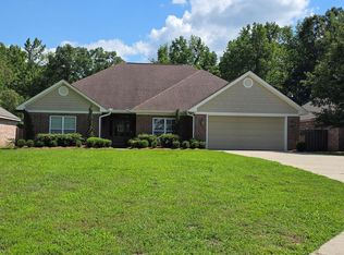 2 Amyden Ct, Laurel, MS 39443