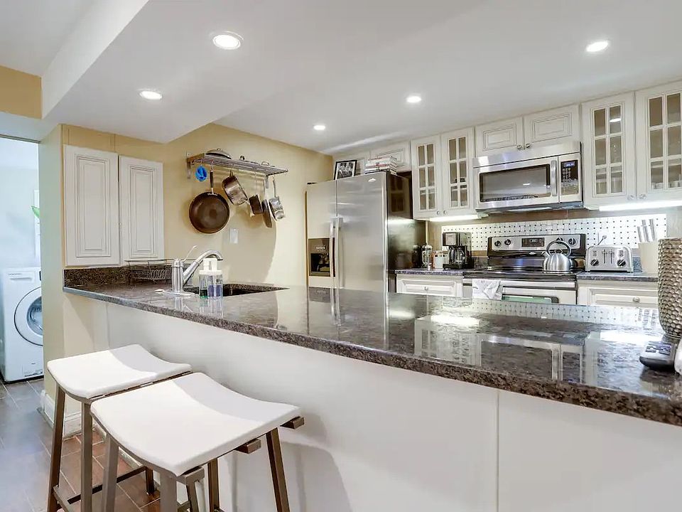 kitchen bar