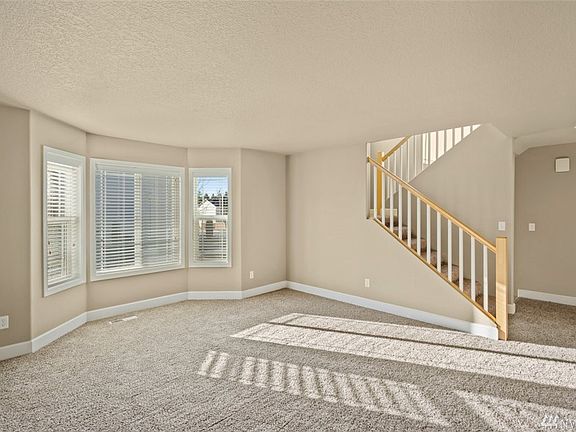5th image of 7416 33rd Way NE