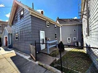 518 Snell St, Fall River, MA 02721