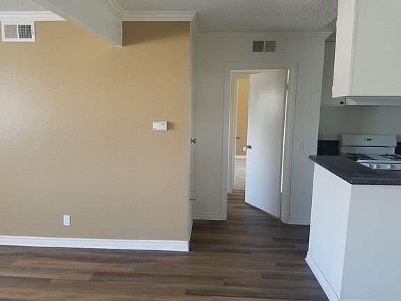 4th image of 324 E 20th St APT 11