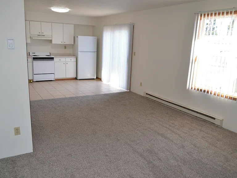 14991 Liston Ave — Photo 3