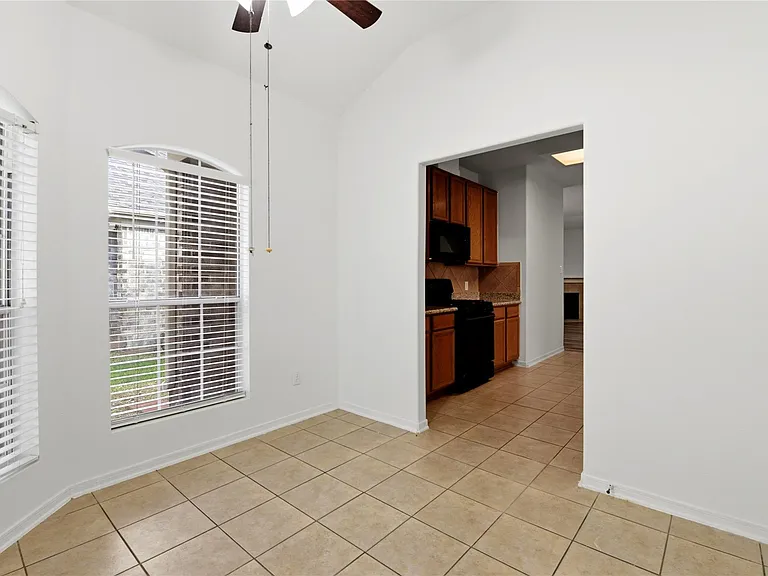 18427 Grove Brook Ln — Photo 22