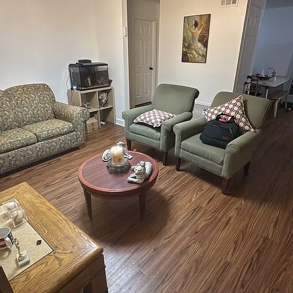 711 East Ct — Photo 2