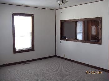 5th image of 840 E Wooter St