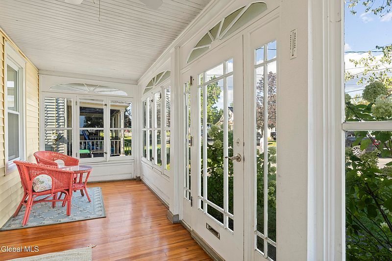 2nd image of 3057 Cox Avenue