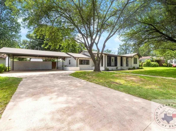 4210 Pine St, Texarkana, TX 75503