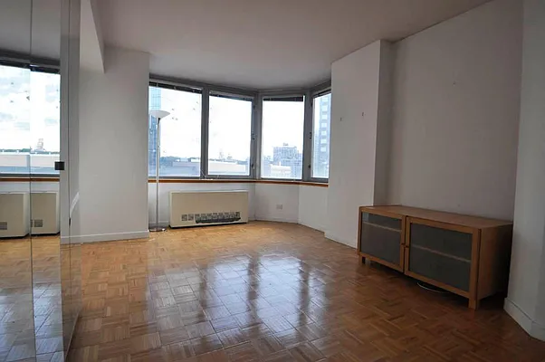 Rented by FirstService Realty (legacy) | media 7