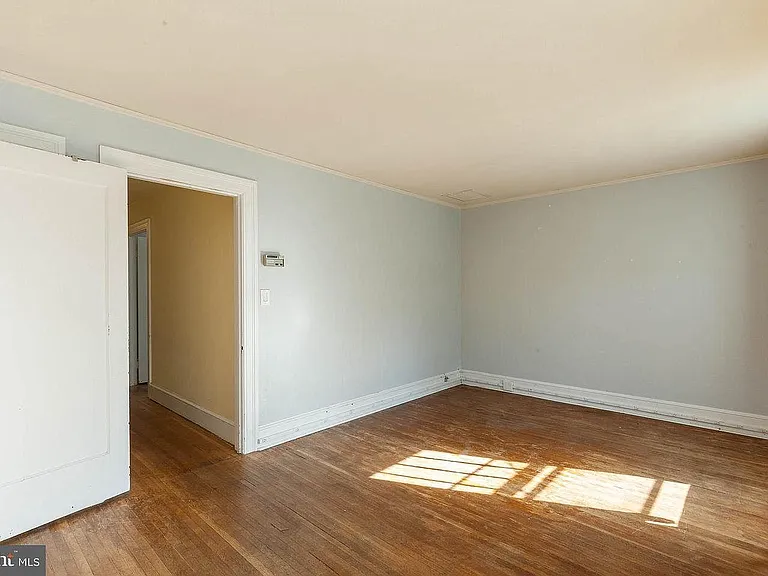 84 W Green St — Photo 12