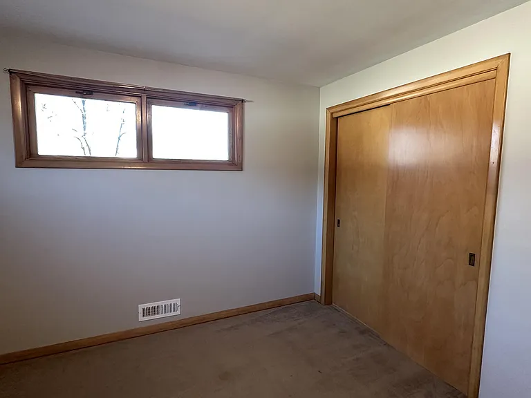 136 Elmwood Ln — Photo 8