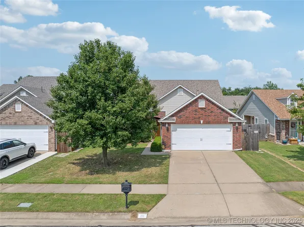 29 E Fairlane Pl, Sapulpa, OK 74066