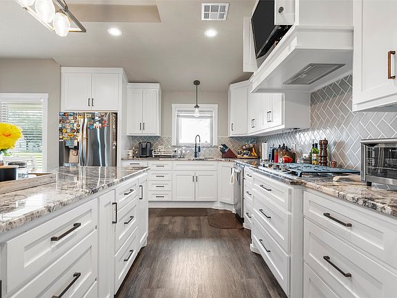 3rd image of 11541 Old Dallas Rd