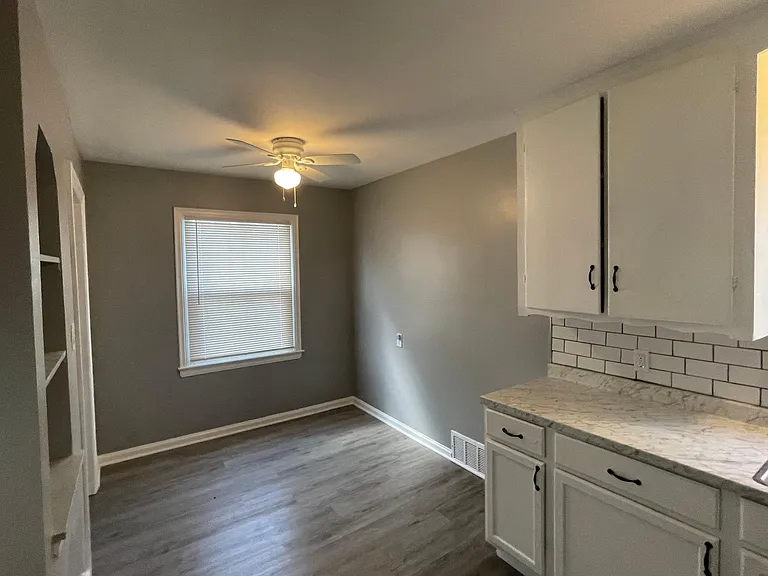 19374 Dean St — Photo 11