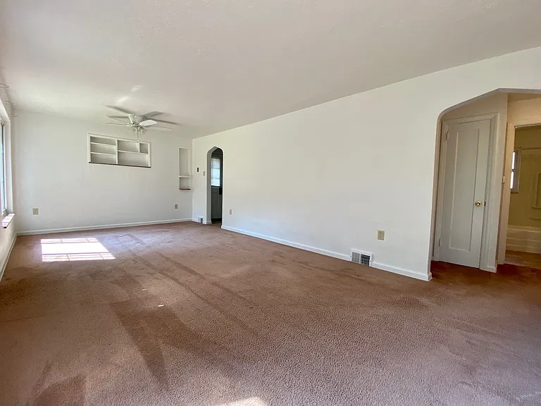 122 Parkwood Ln — Photo 1