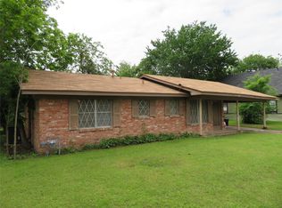 906 Gift St, Marlin, TX 76661