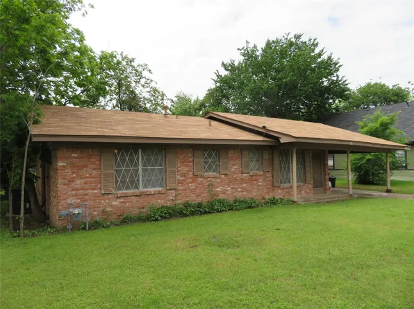 906 Gift St, Marlin, TX 76661