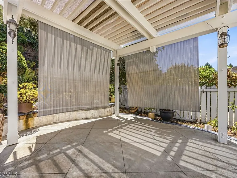 56 Turnbury Ln — Photo 24