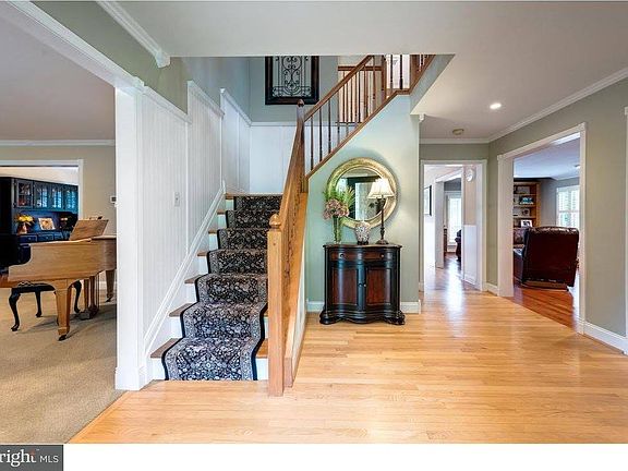 2nd image of 106 Cabot Ct