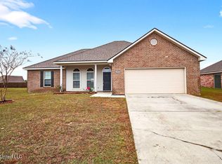 2020 Irma Cir, Ocean Springs, MS 39564
