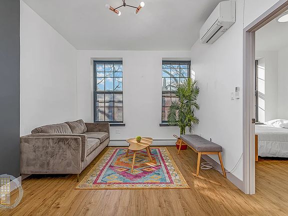 3rd image of 399 Clermont Ave APT 3
