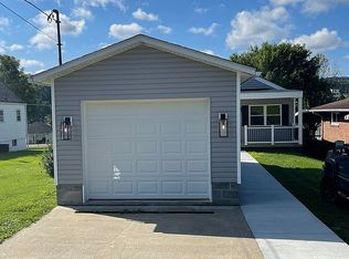 1450 Maple Ave, Bellaire, OH 43906