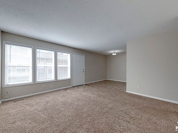 3rd image of 1734 N Waco Ave