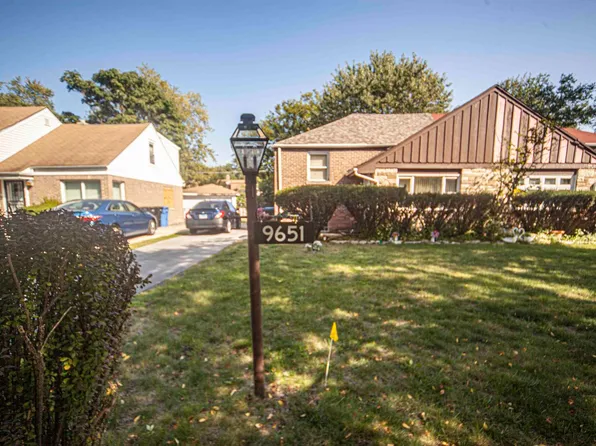 9651 S Luella Ave #1, Chicago, IL 60617