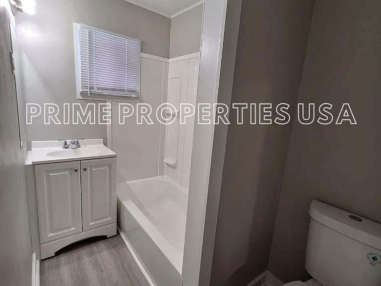 1219 Walnut St — Photo 7