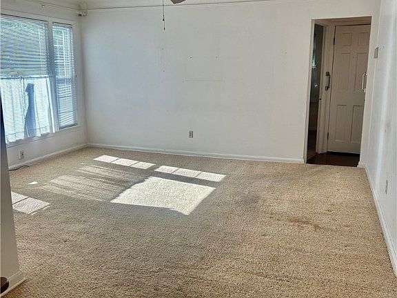 4th image of 1218 Eastwood Ave