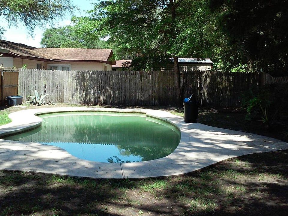 1st image of 951 Chapman Dr