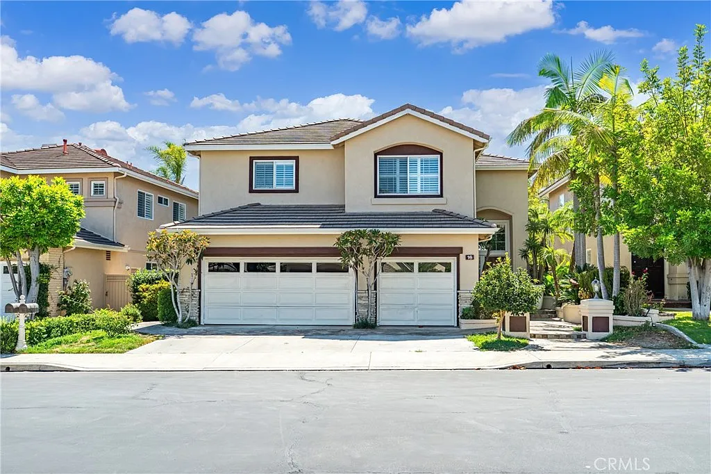 6 bed, 3192 sqft, $8,000 — Photo 1