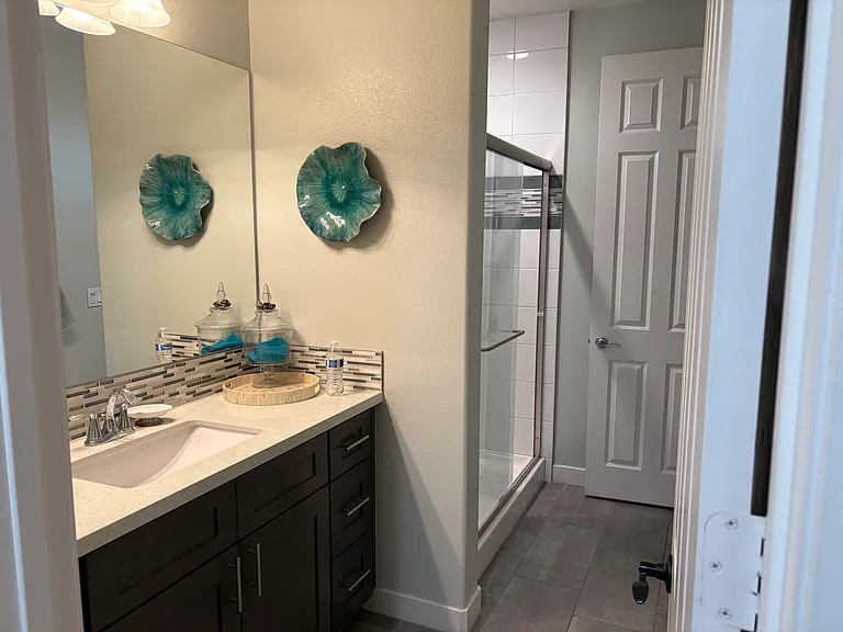 4631 Vahan Ct — Photo 25
