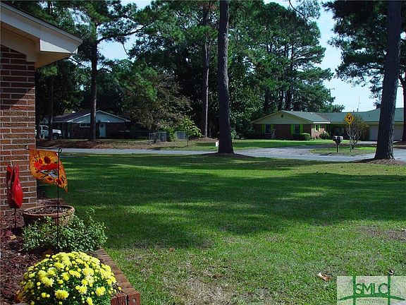 2nd image of 726 Dyches Dr