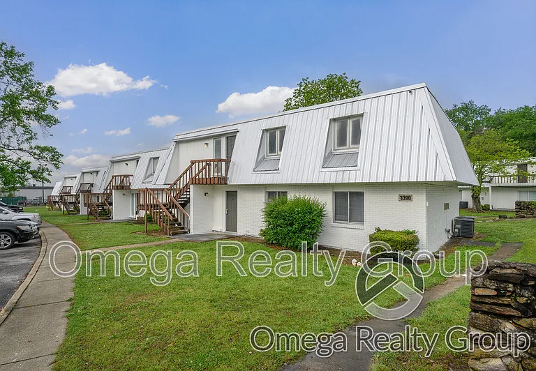 Camelot Apartments — Photo 3