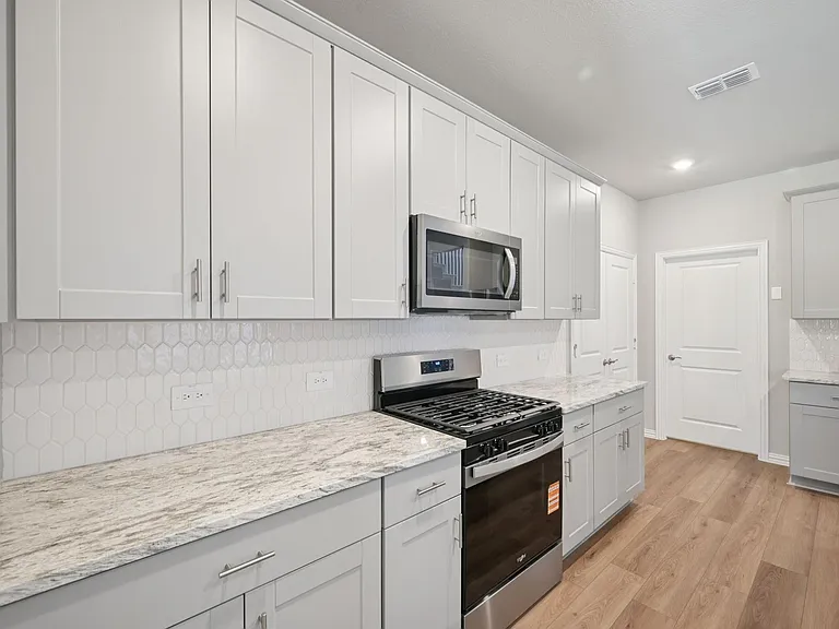 1412 Bridgestone Dr — Photo 17