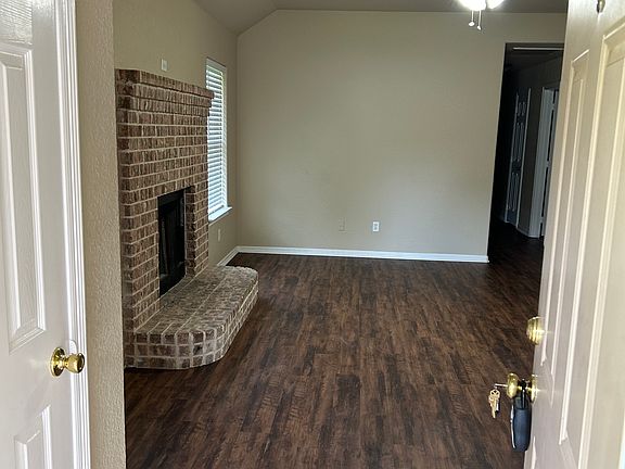 3rd image of 610 Linda Dr