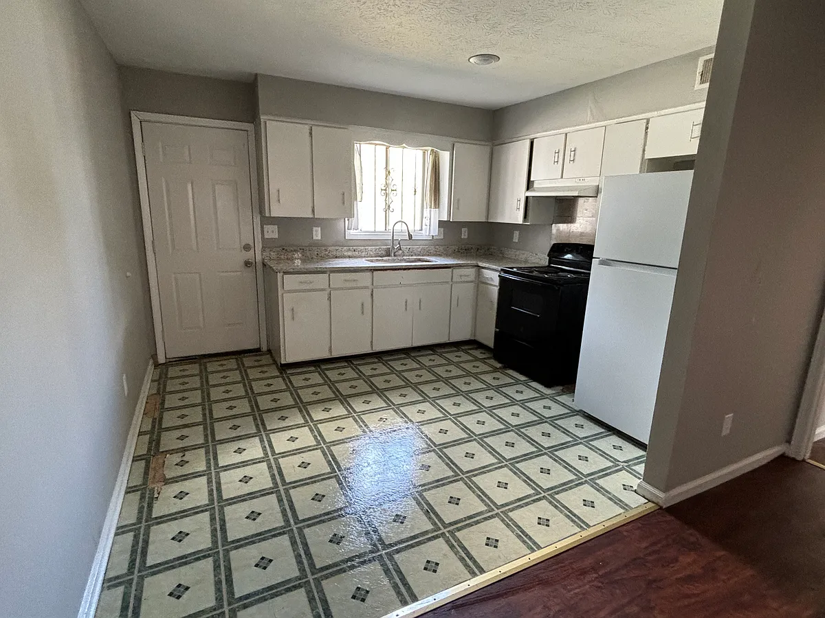 Photo 2 of 7 - 909 Sandfort Rd #1 - Phenix City, AL Building Photo - 909 Sandfort Rd #1