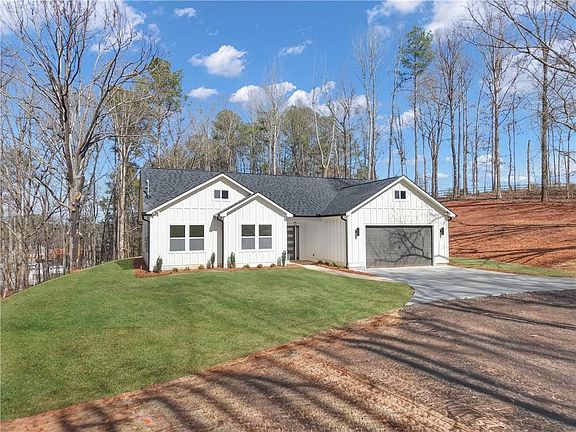 2nd image of 8060 Nebo Rd