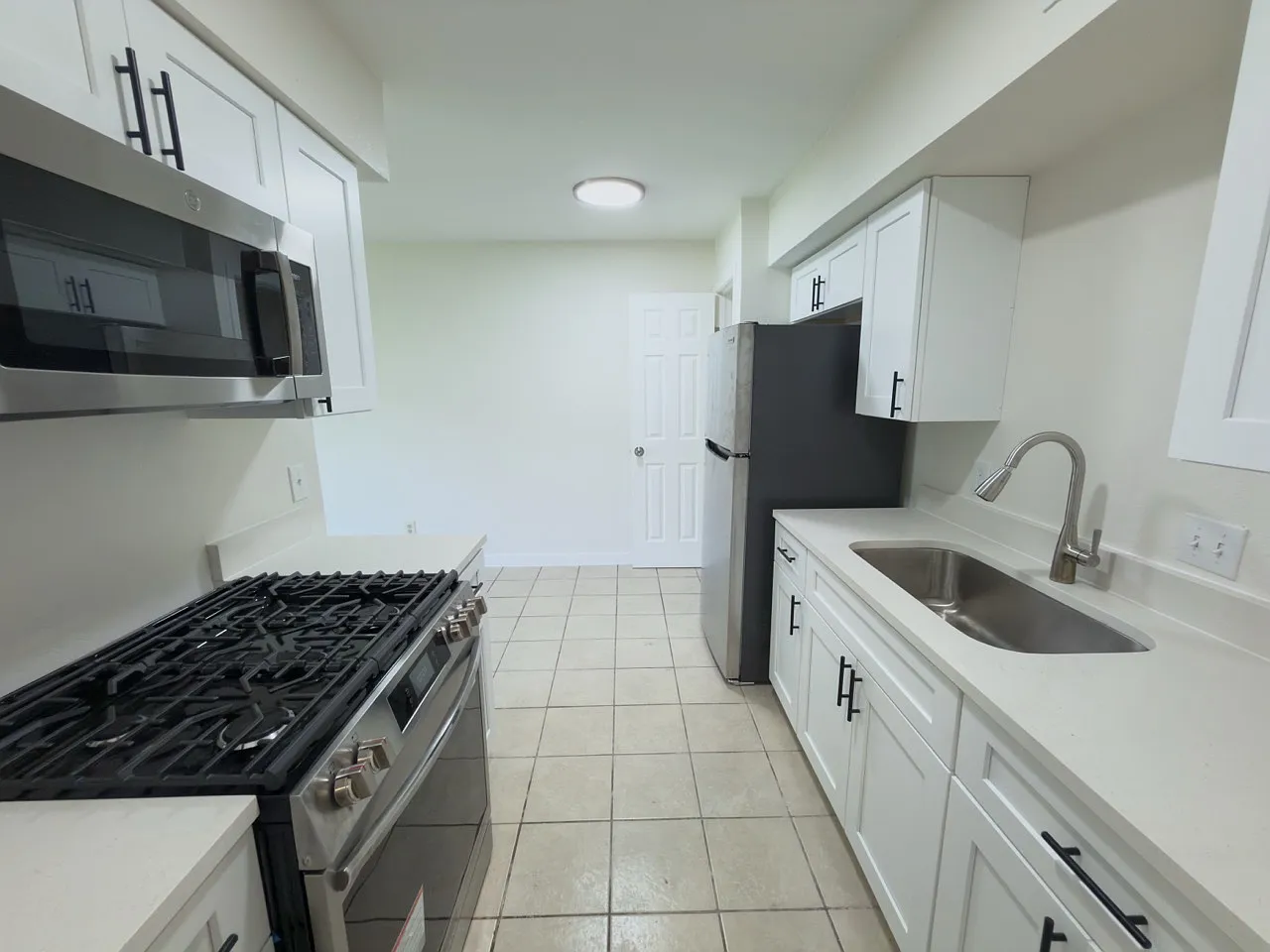 2209 Mission Hill Drive - 104 — Photo 1