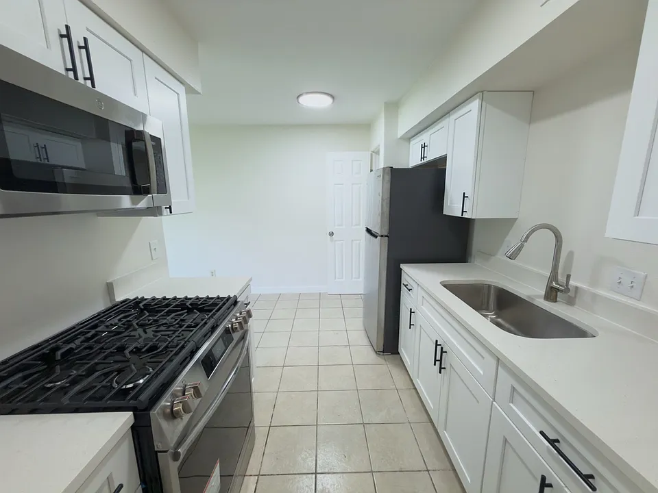 2209 Mission Hill Dr #104
