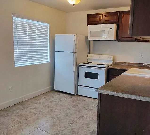 10418 N 13th Ave #2 — Photo 5