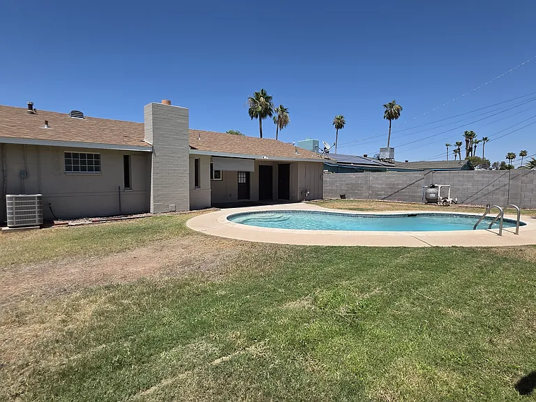 7001 E Latham St — Photo 2