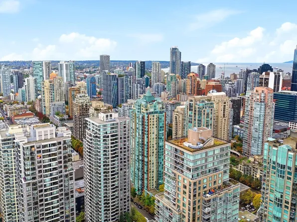 939 Homer St #1803, Vancouver, BC V6B 2W6