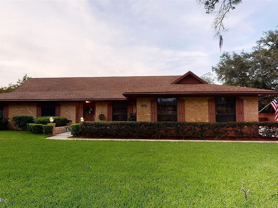 2276 Foxwood Dr