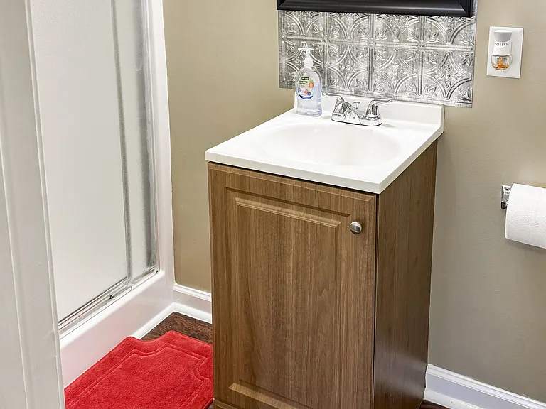 Room 1 Bathroom