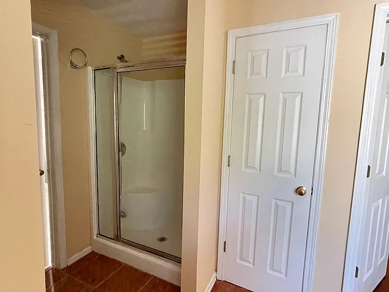 Master room shower