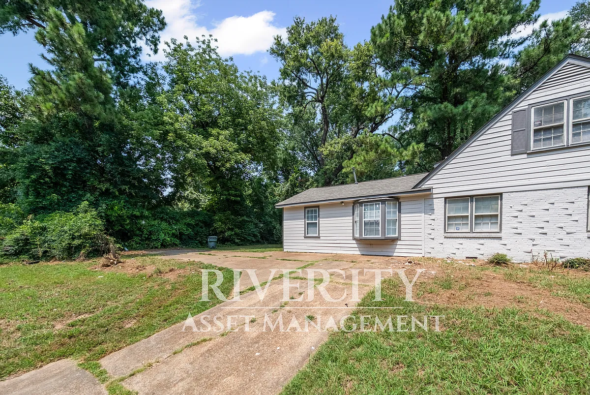 Building Photo - 3843 Blue Jay Rd