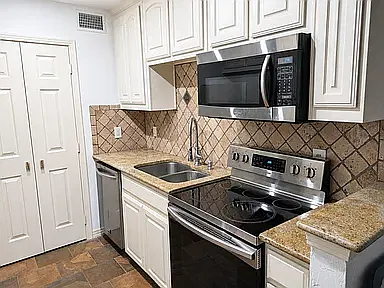 2 bed, 737 sqft, $1,400 — Photo 2